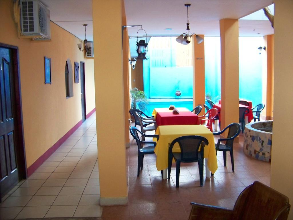 Hotel El Internacional Granada Bagian luar foto