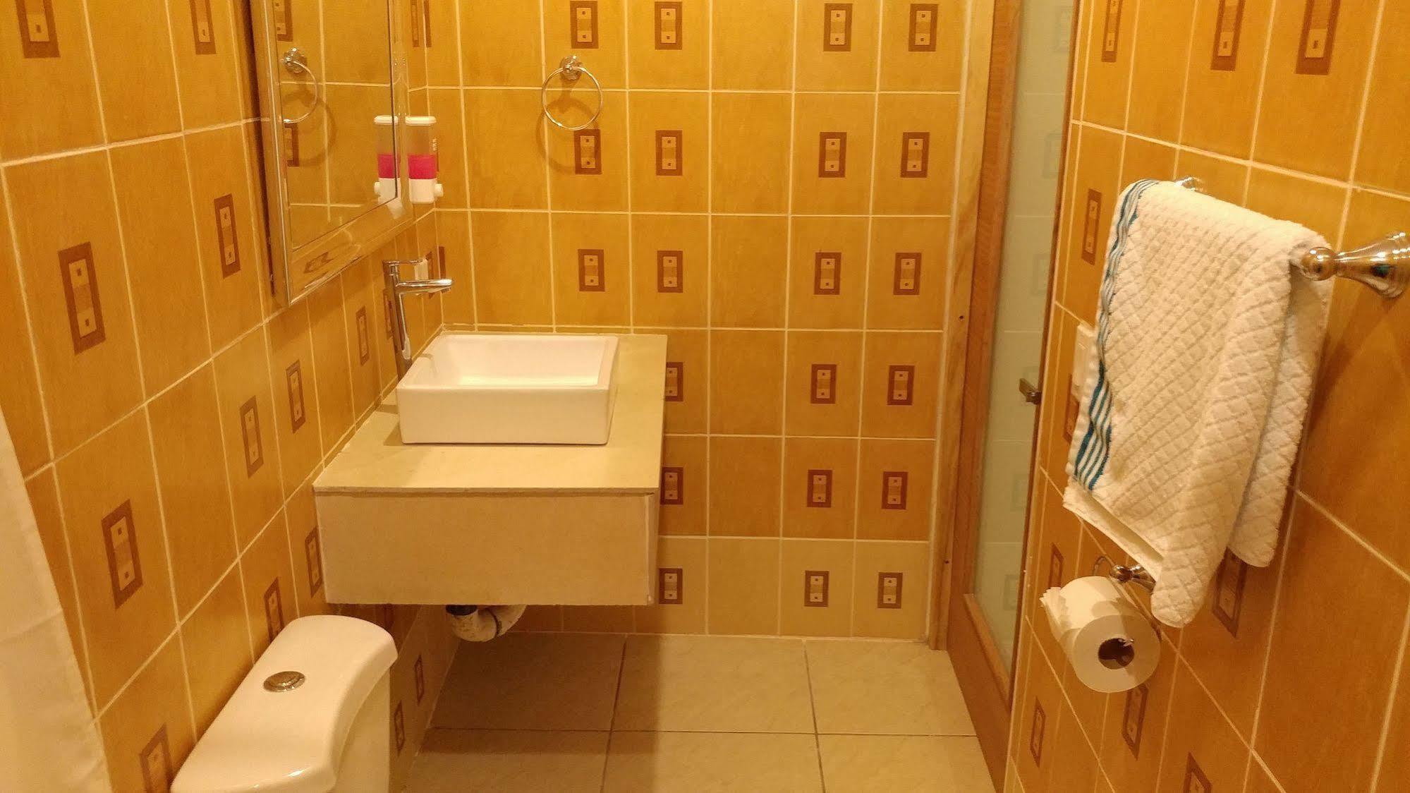 Hotel El Internacional Granada Bagian luar foto